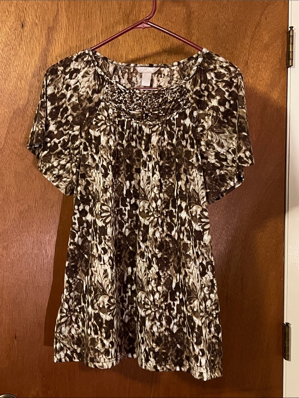Woman’s White Stag Brown and Cream Floral Smocked Neck Tunic size 12-14 M